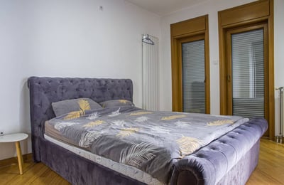 Rental of a spacious 3-room apartment, 126 m², central Belgrade, Serbia